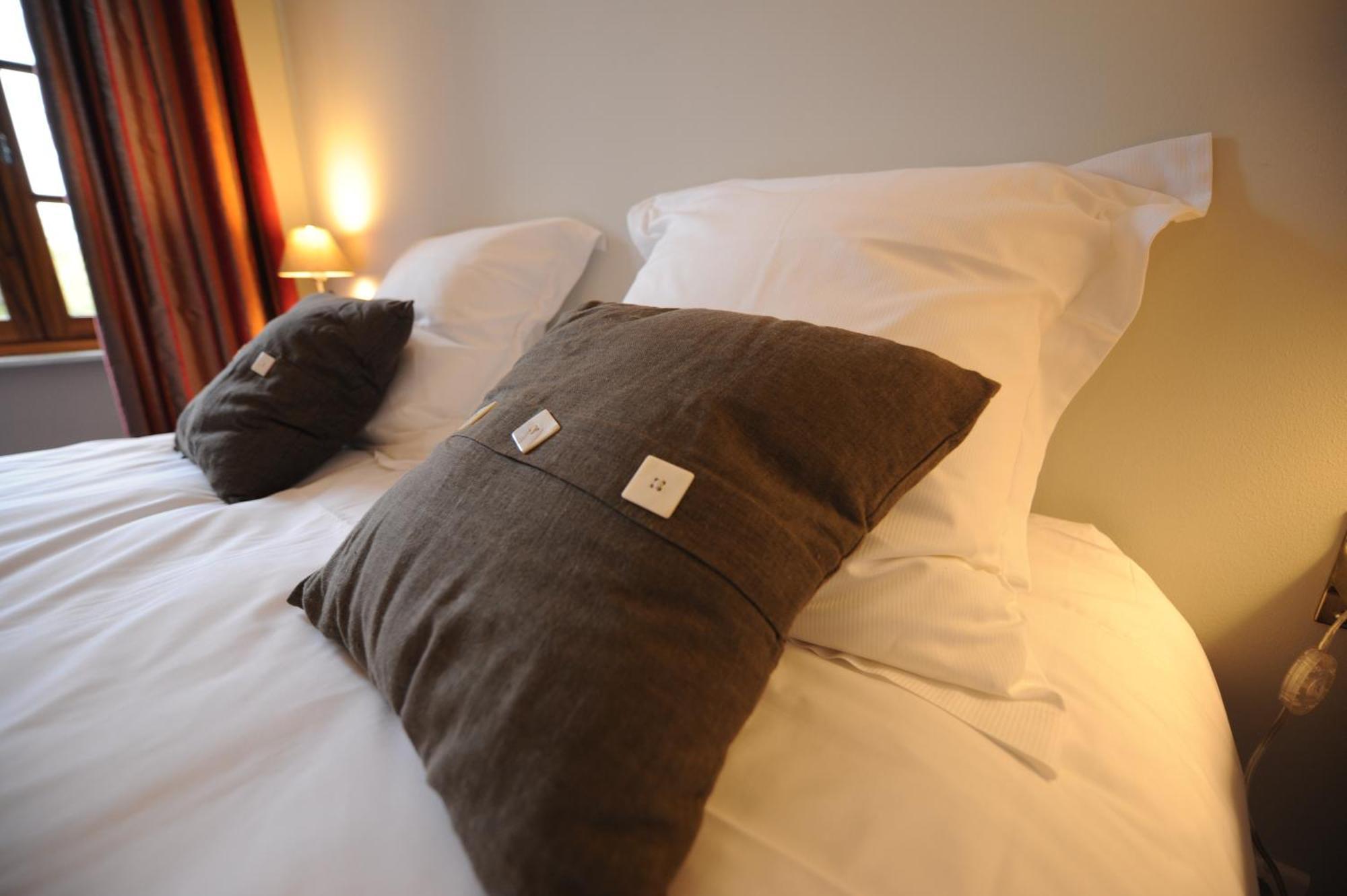 Logis Hotel Chateau De Palaja Bilik gambar