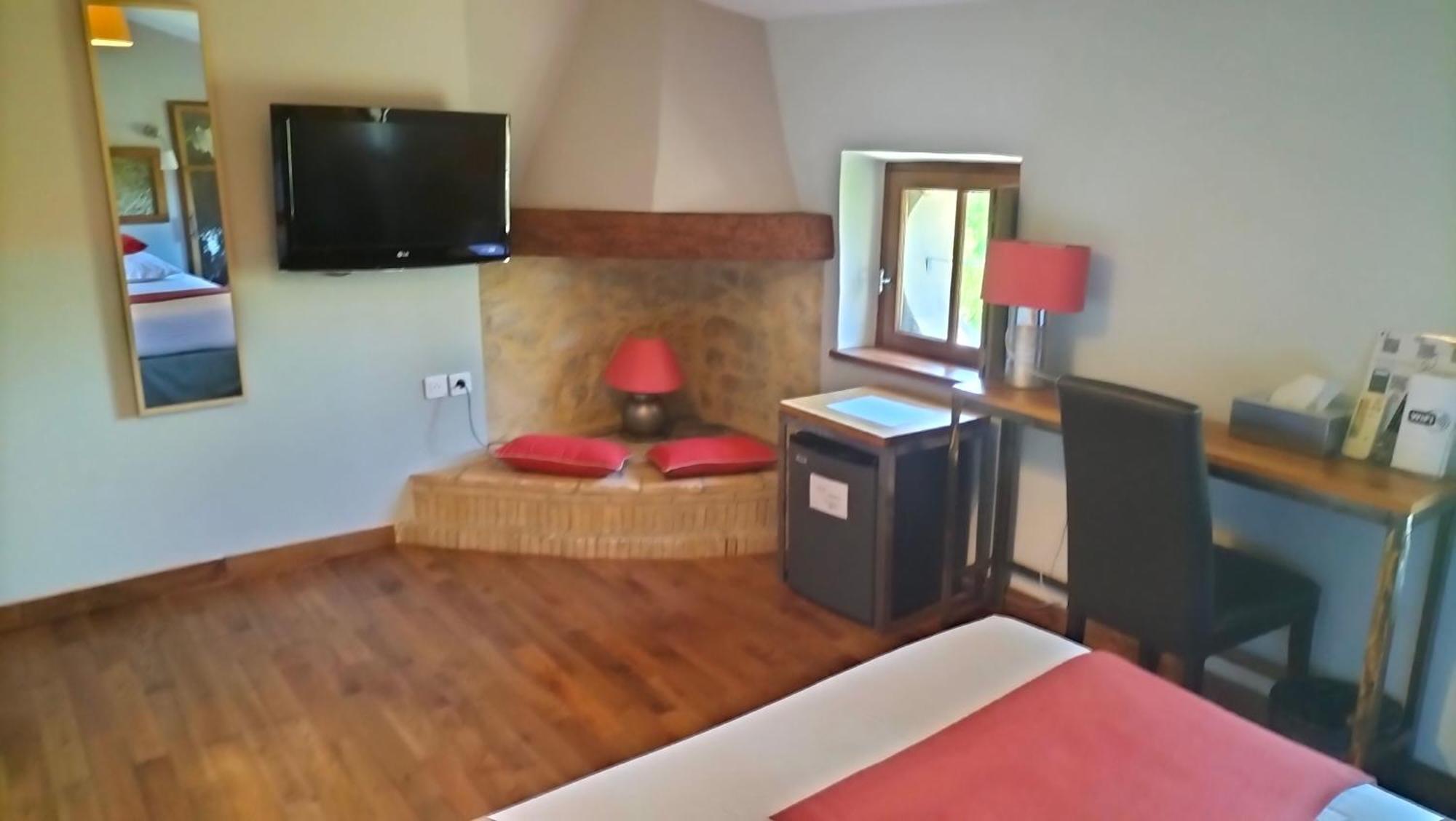 Logis Hotel Chateau De Palaja Luaran gambar